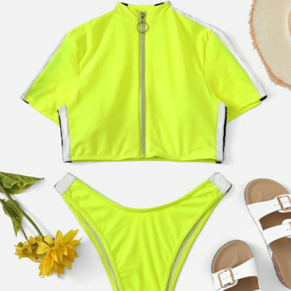 🍍NWT Two Piece Bikini Set🍍